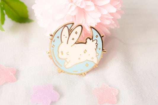 Moony - Enamel pin